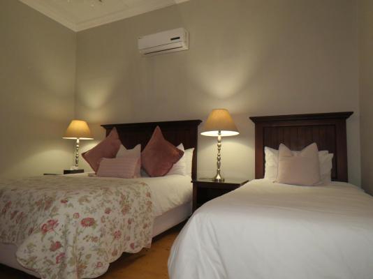 Room image 1