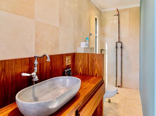 Room image 6