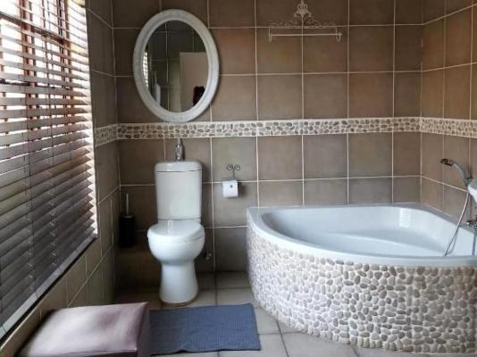 Klyne Jiweel Guesthouse - 217325