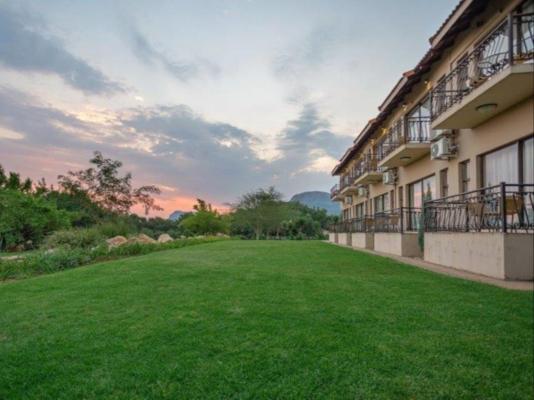Three Oaks and an Aloe Boutique Hotel