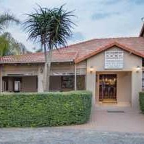 Three Oaks and an Aloe Boutique Hotel - 217350