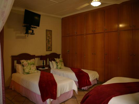 Room image 2