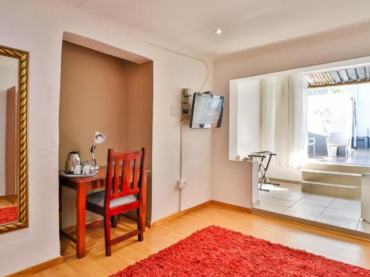 Room image 3