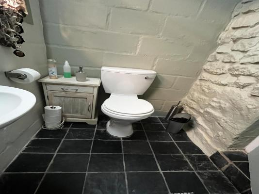 Room image 4