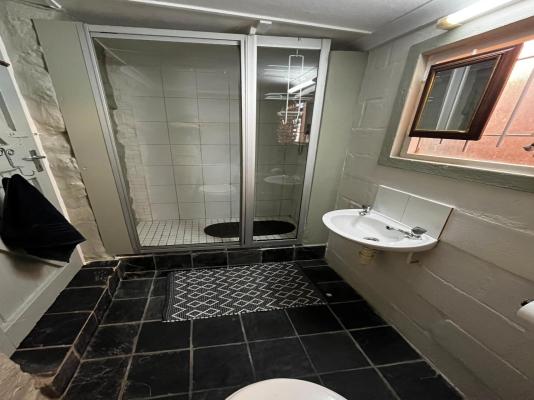Room image 6