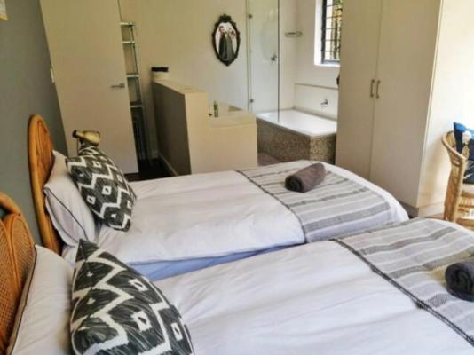 Room image 3