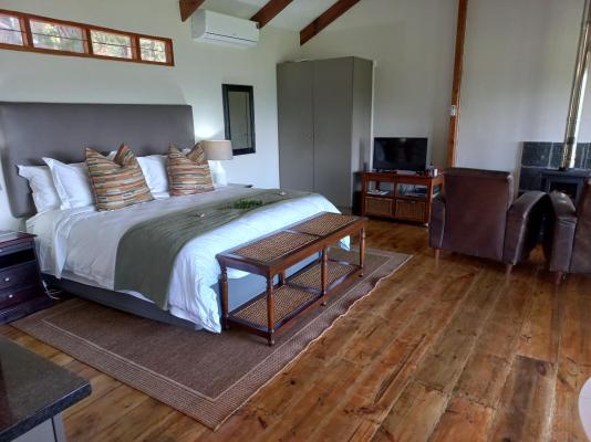 Forest Valley Cottages - 220415