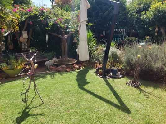 SleepEezy Cottages - 221373