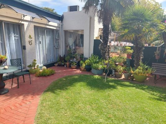 SleepEezy Cottages - 221374