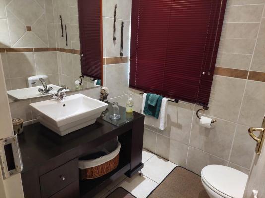 SleepEezy Cottages - 221390