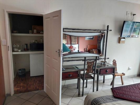 SleepEezy Cottages - 221405