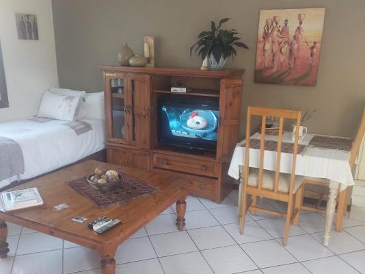 SleepEezy Cottages - 221410