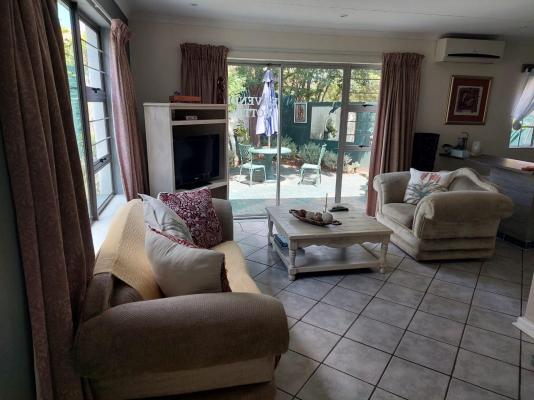 SleepEezy Cottages - 221424
