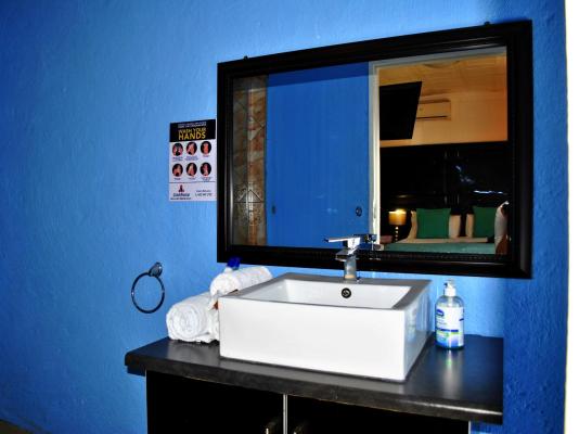 Room image 3