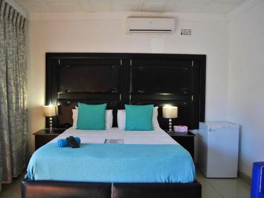 Room image 4