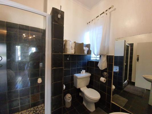 Room image 2