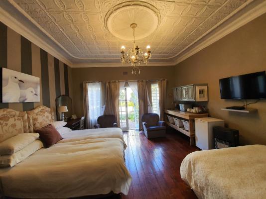 Room image 5