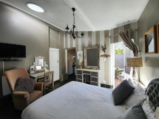 Room image 6