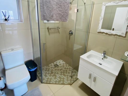Room image 4