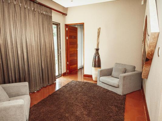 Room image 2