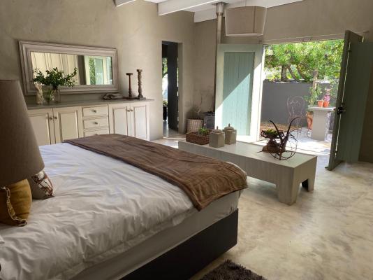 Room image 4