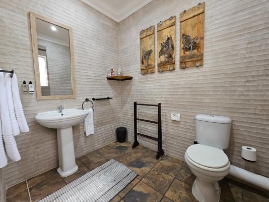 Room image 13