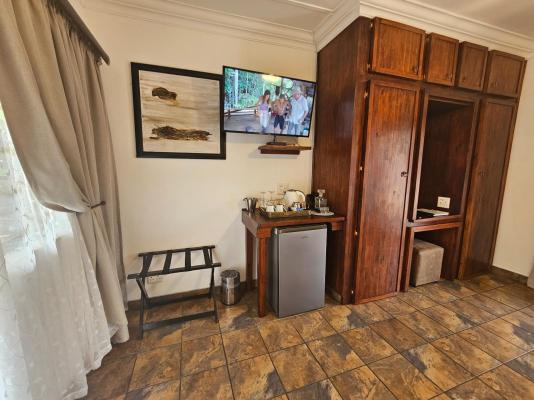 Room image 3