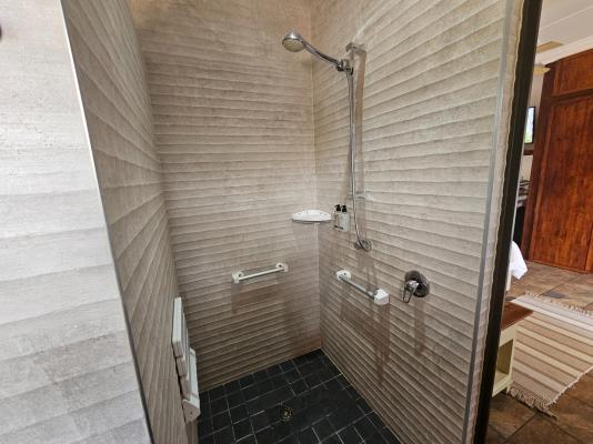 Room image 7