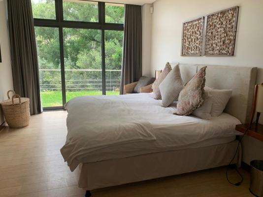Room image 3