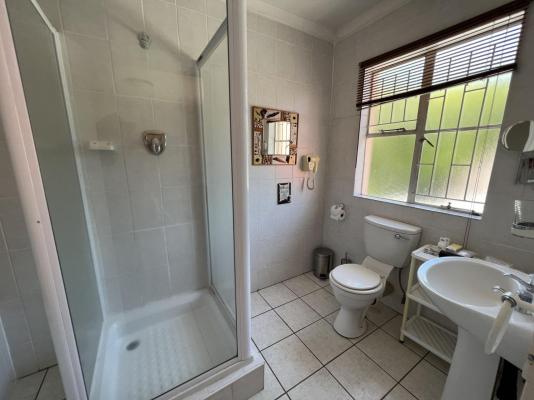 Room image 2