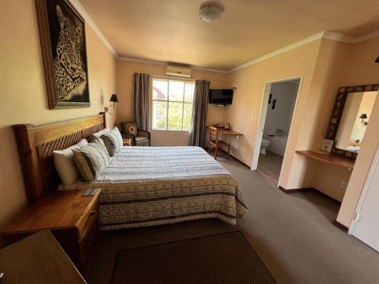 Room image 3