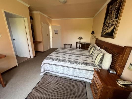 Room image 4