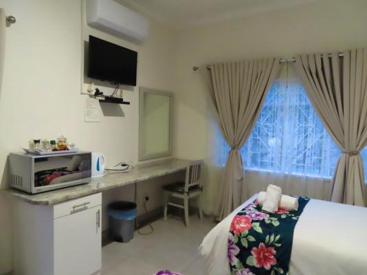 Room image 3