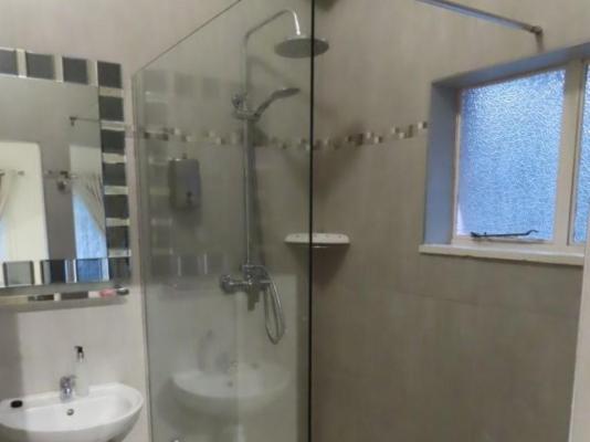 Room image 4