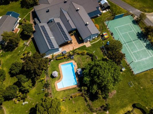 Pine Lodge Resort - George - 229800