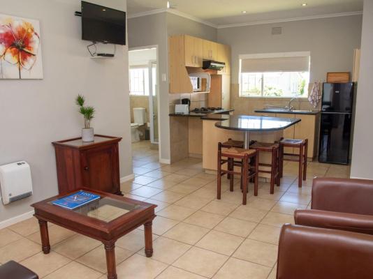 Pine Lodge Resort - George - 229819