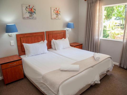 Pine Lodge Resort - George - 229822
