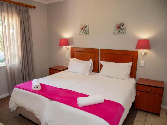 Pine Lodge Resort - George - 229824