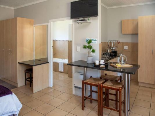 Pine Lodge Resort - George - 229829