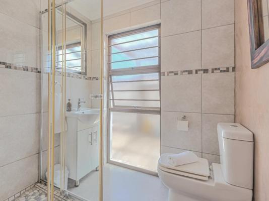 Holiday Guesthouse, Langebaan - 230420