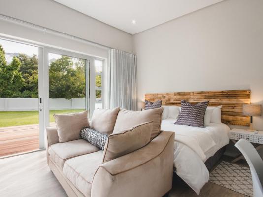 A Riverbed Guesthouse - 230824