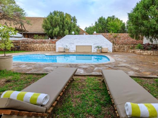 Elegant Desert Lodge - 231241