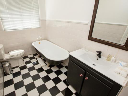 Room image 1