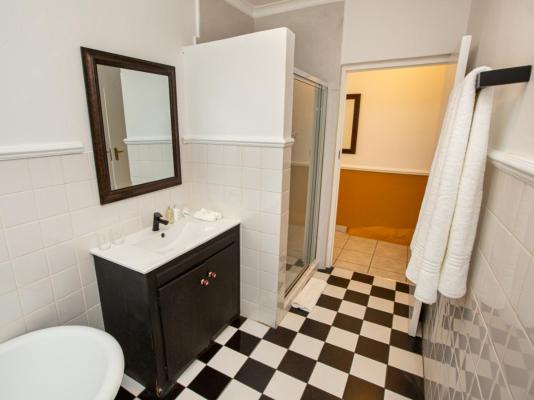 Le Ballon Rouge Guest House - 231605