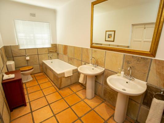 Le Ballon Rouge Guest House - 231609