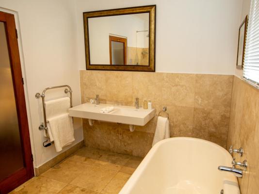 Room image 1