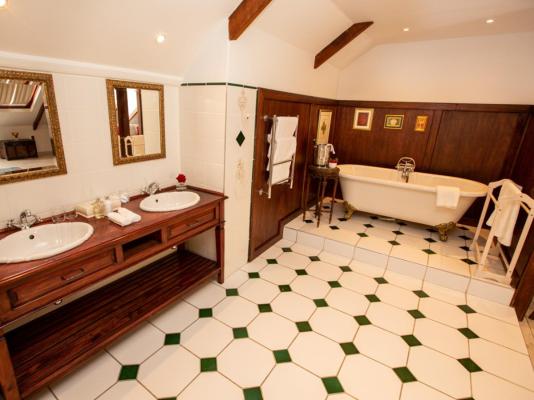 Le Ballon Rouge Guest House - 231622