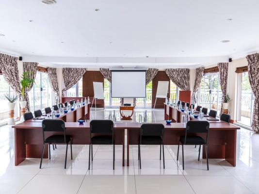 Lakeview Hotel Guesthouse & Conference Center - 231680