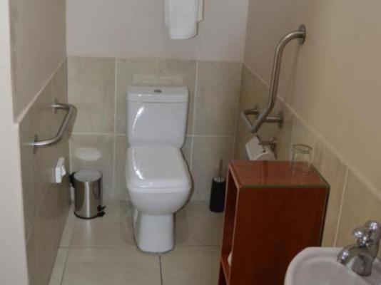 Lakeview Hotel Guesthouse & Conference Center - 231700