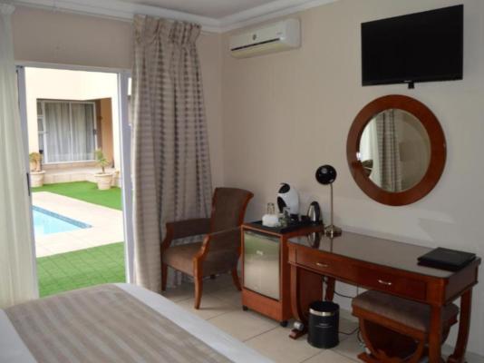 Lakeview Hotel Guesthouse & Conference Center - 231703